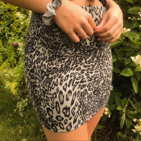 Grey Cheetah Print Skirt - Picture 2 of 4